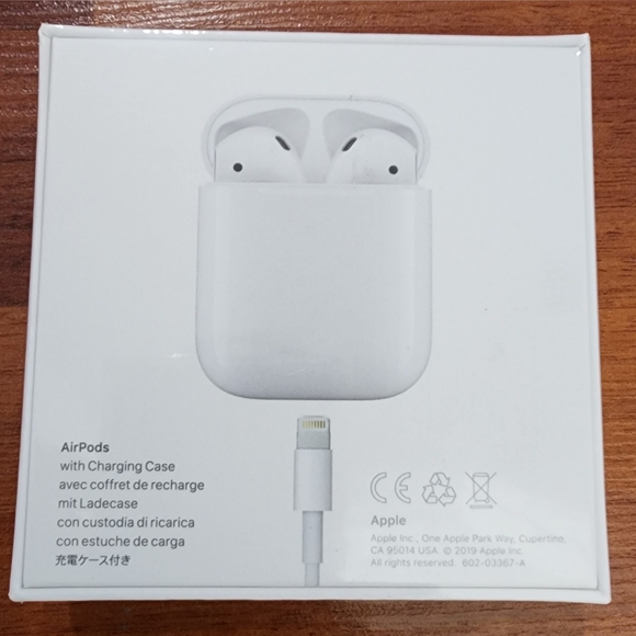Apple Airpods 2nd generation with charging case - Picture 4 of 5